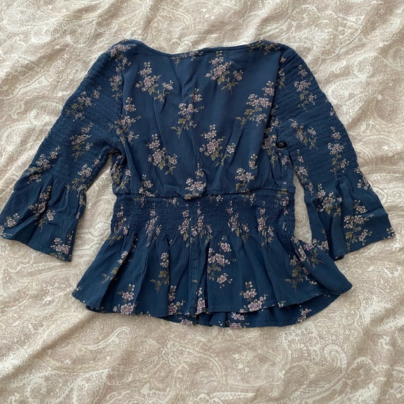 American Eagle Peasant Top - Picture 4 of 4